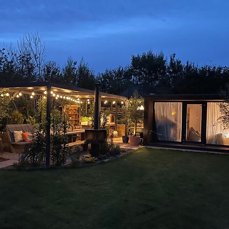 Dragonfly Glamping Spa Retreat 애슈퍼드 외부 사진