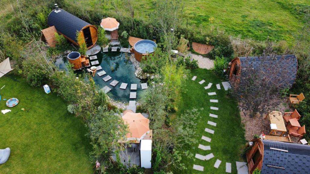 Dragonfly Glamping Spa Retreat 애슈퍼드 외부 사진