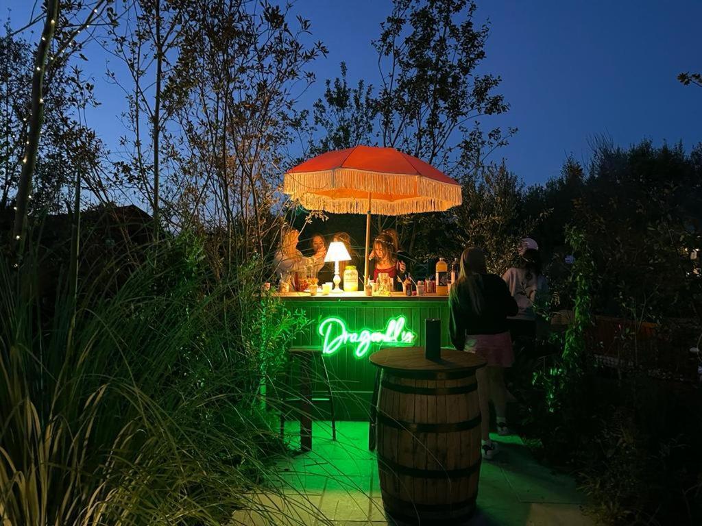 Dragonfly Glamping Spa Retreat 애슈퍼드 외부 사진