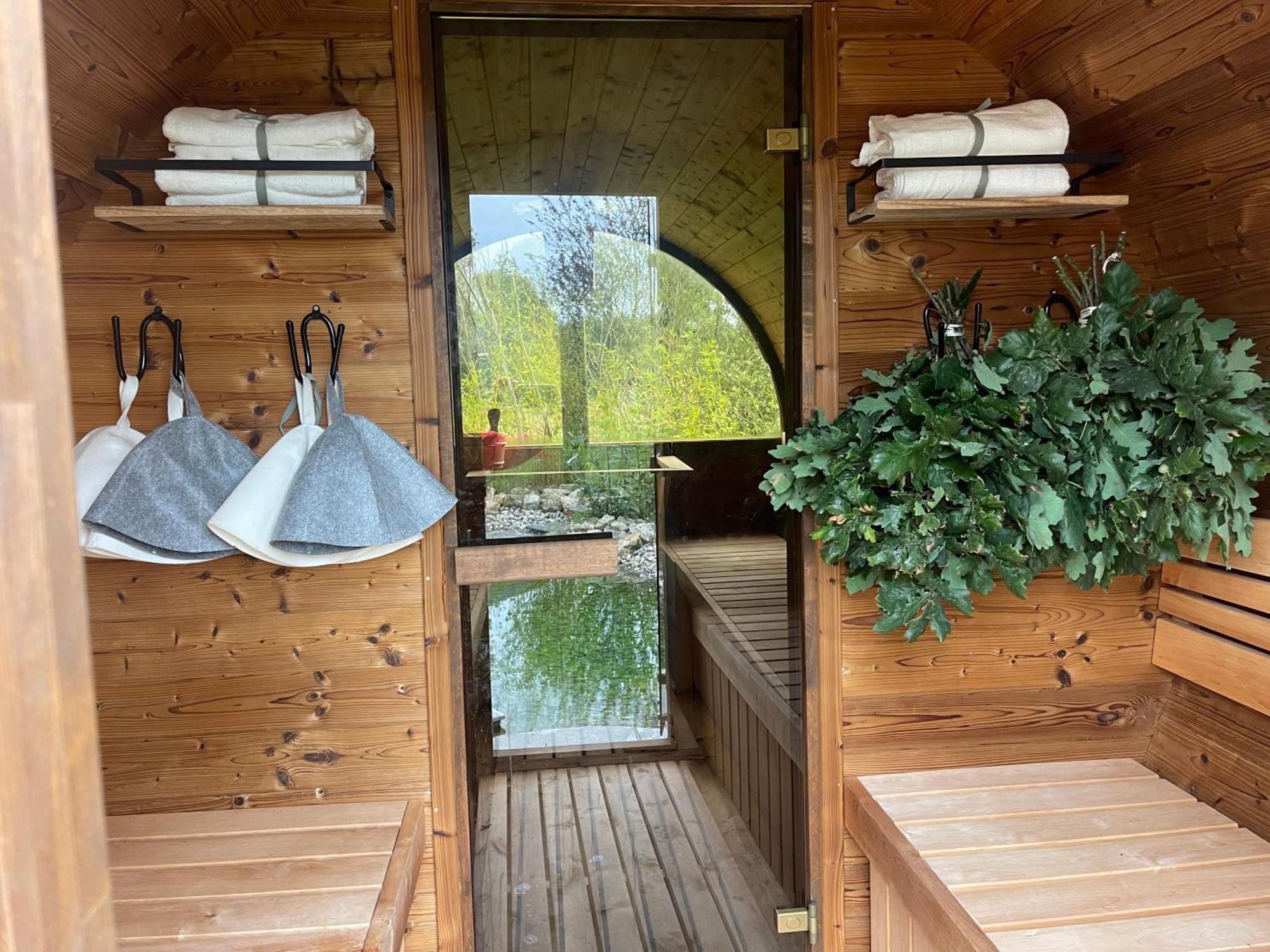 Dragonfly Glamping Spa Retreat 애슈퍼드 외부 사진